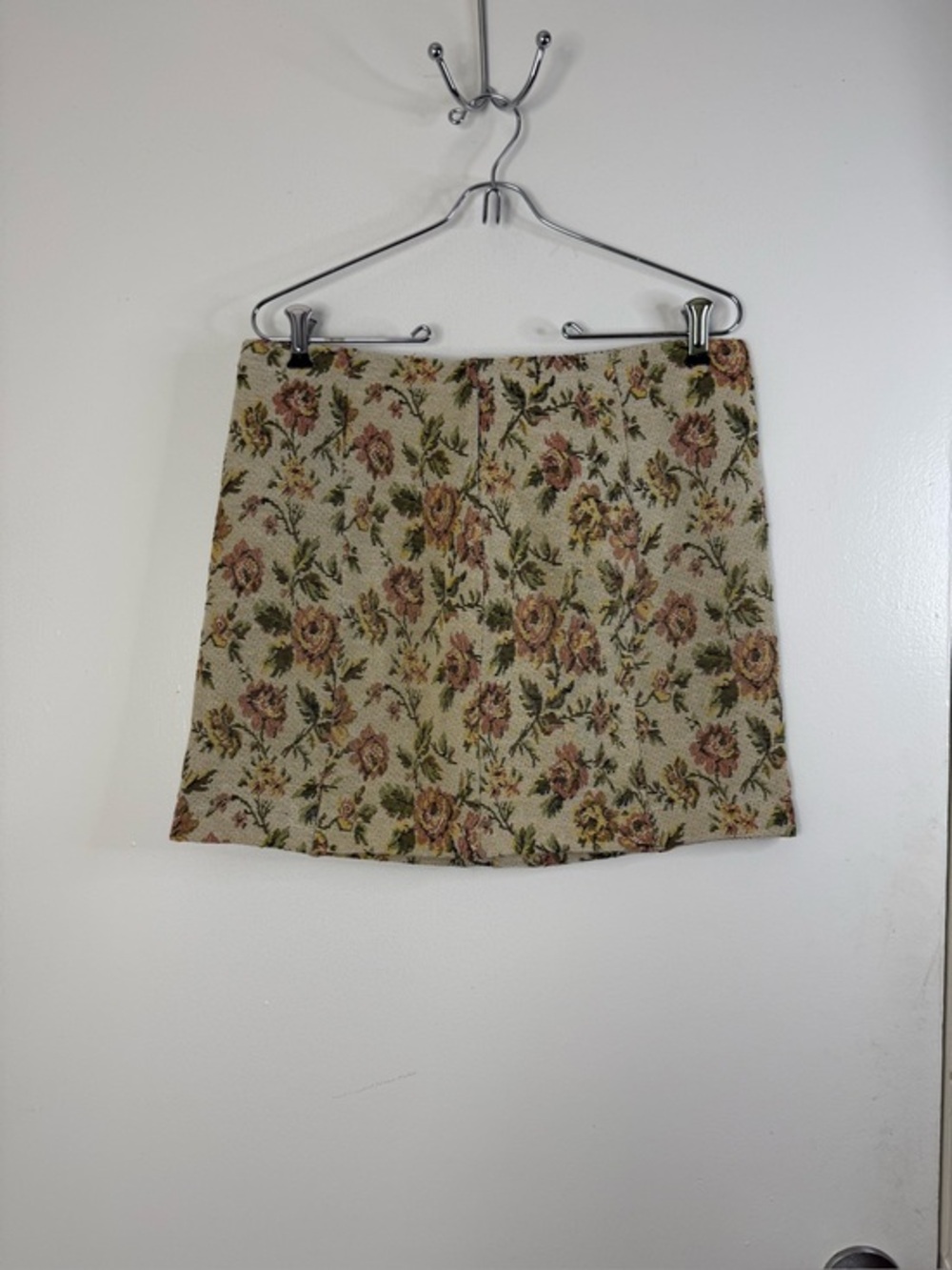 Evolutionary, NWT, pink, cream and green, floral tapestry mini skirt XL